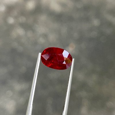 3.09 carats Red Ruby Stone Oval Cut Natural Mozambique's Gemstone