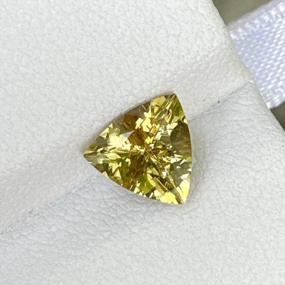 1.60 Carats Yellow Chrysoberyl Stone Trilliant Cut Natural Sri Lankan Gemstone